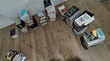 kitab alan: 200+ kitabdan ibarət böyük seçmə toplusu satılır.Hamısı yeni kimidir — 1