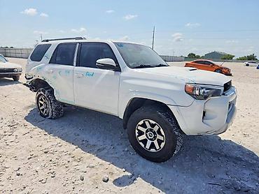 space runner: Toyota 4Runner: 2021 г., 4 л, Автомат, Бензин — 2