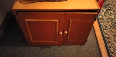 krevet za decu auto: TV stand, color - Brown, Used