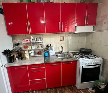 Кухонные гарнитуры: Кухонный гарнитур, цвет - Красный, Б/у