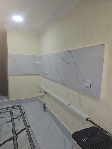 Otaqların uzunmüddətli kirayəsi: Kirayə üçün kiçik studiya tipli otaq. Xüsusiyyətlər: - Açıq mətbəx — 3