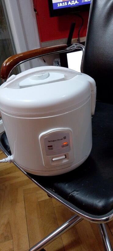 Ostali kuhinjski aparati: Friteza dobra 2,5 l manja
 Mirjevo — 1