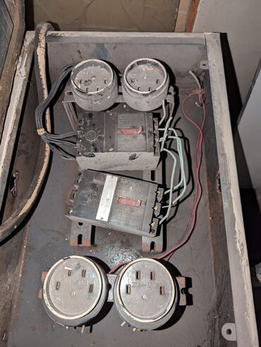 магнитофон советский: Электрический щит в сборе с автоматами советский