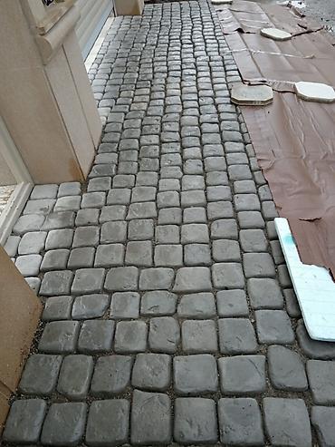 Beton plitələr: Təbii daş görünüşlü beton ayaqdaşları – həyət, bağ, giriş yolu və — 1