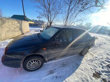 Volkswagen: Volkswagen Vento: 1992 г., 1.8 л, Механика, Бензин, Седан