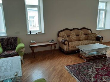 Uzunmüddətli kirayə mənzillər: Sahil işəri şəhər metrosunun yaxınlığında(Torqovuda) 4 mertebəli — 2