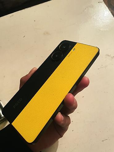 nvidia 3060: Смартфон POCO в фирменной желто‑черной расцветке. Ключевые — 2