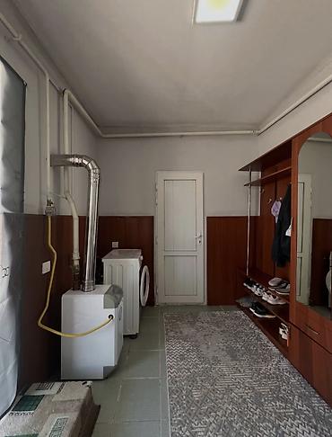 интересует: 🏡 Продается просторный жилой дом в жилмассиве Ак-Орго! 📍 Адрес: ж/м — 10
