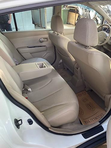 acar pult: Nissan Tiida: 1.5 l | 2012 il Hetçbek — 5