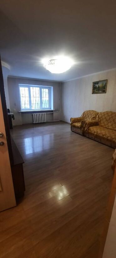 часовой квартира бишкек: 3 комнаты, 60 м², Индивидуалка, 1 этаж, Свежий ремонт