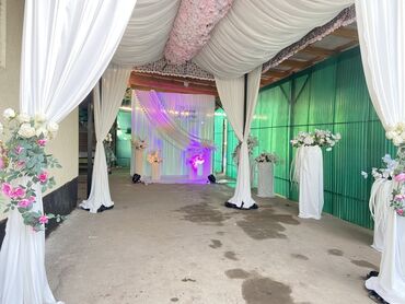 украшение для дворов и садов: Аренда оформления для торжеств «под ключ» - Пышные драпировки из