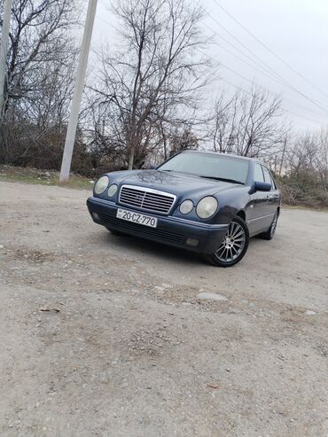 Mercedes-Benz: Mercedes-Benz 200: 2 l | 1997 il Sedan — 1