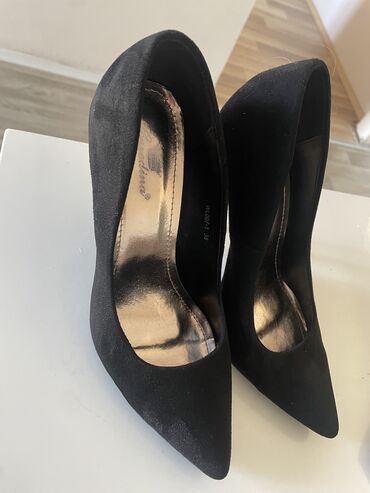 crna cipkana haljina i cipele: Salonke, 38