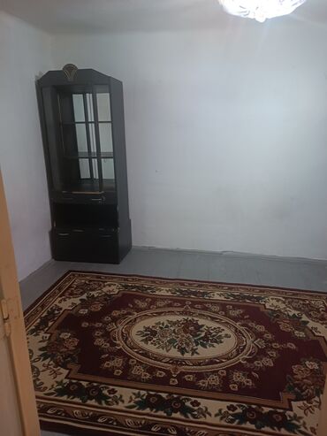 половина дома: 80 м², 3 комнаты, Бронированные двери, Парковка, Забор, огорожен