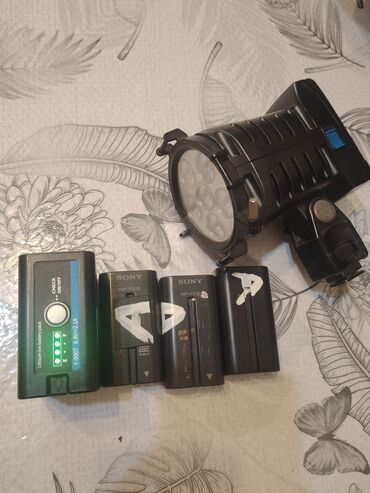 Videokameralar: Sony professional videokamera – HD çəkiliş Xüsusiyyətlər: - Yüksək — 8