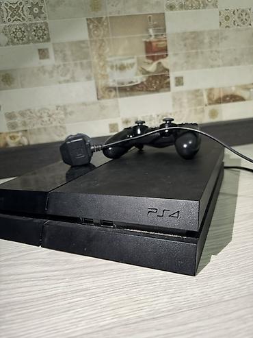 пл: Sony PlayStation 4 В хорошем состоянии, есть 4игры и один гимпад — 5