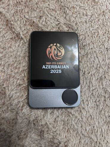 iphone ucun flash kart: Powerbank Apple, 5000 mAh