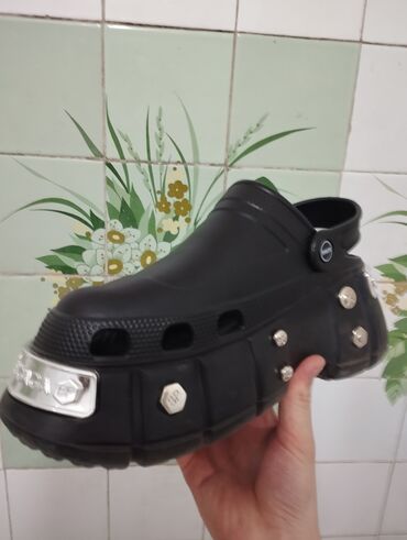 обувь ортопедическая: Продаю кроксы Balenciaga (реплика) в чёрном цвете 43-го размера Тип