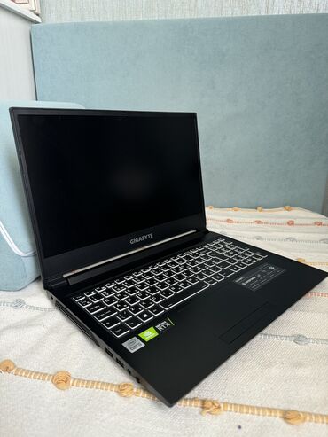 zaryatka yigan aparat: Intel Core i5, 16 GB, 15.6 "