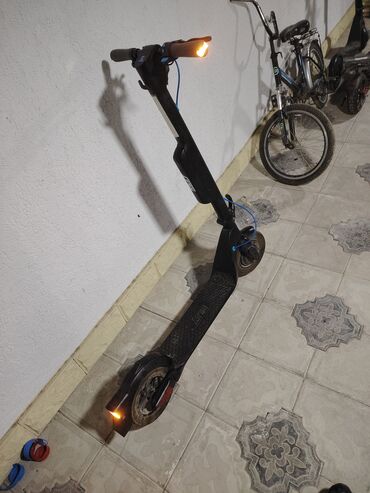 Elektrikli samokatlar: Elektrik skuter dəsti - 2 ədəd elektrik skuter birlikdə. - Birincisi — 8