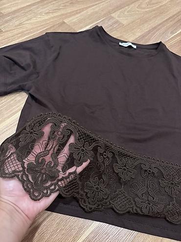 Qadın t-shirt – qısa model, qəhvəyi rəng - Material: yumşaq, nəfəsalan