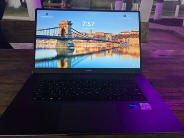 Kompüter, noutbuk və planşetlər: Intel Core i3, 8 GB, 15.6 "