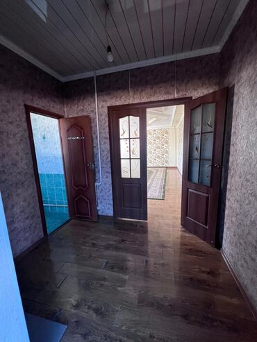 продаю дом гостиничного типа: Адрес селекция ак эмир 37 
отопление на угле
+