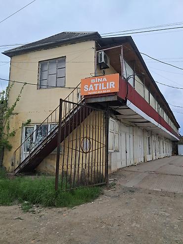 1 однокомнатная квартира: Satılır: İki mərtəbəli kommersiya təyinatlı bina Xüsusiyyətlər: - 2 — 3