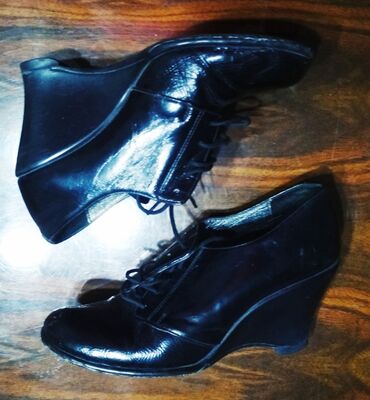 Отдам даром: Обмен на продукты : 37 р., натур., кожа, цвет черный ( для стройных — 9