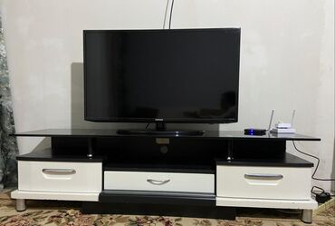 телевизор с тумбочкой: Телевизор Samsung с подставкой в хорошем состоянии 9500с