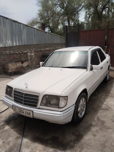 обмен квартиры на машину: Mercedes-Benz W124: 3 л, Механика, Дизель, Седан