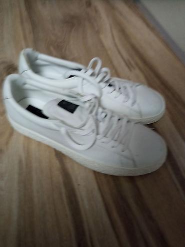 Trainers: Bele patike – klasičan niskoprofilni model - Boja: bela, jednobojne - — 2