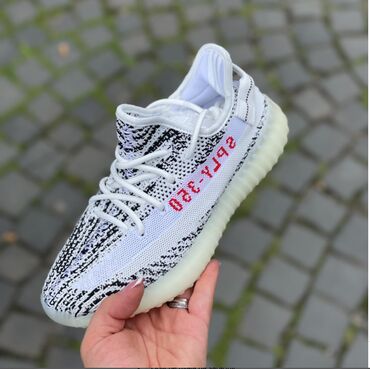 Patike: Adidas Yeezy Boost 350 patike

Novo
Brojevi 36 do 46 — 21