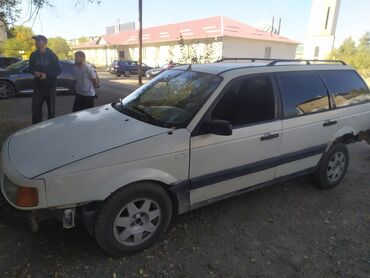 шины на эксковатор: Volkswagen Passat: 1991 г., 1.9 л, Механика, Бензин, Универсал