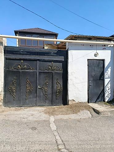 Darvaza yandakı qapı ilə satılır. Ayrı da satıla bilər. Keçmişin qapı