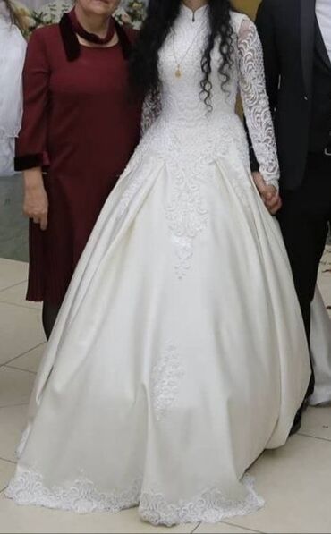 свадебные платья для покрытых: Продаю шикарное свадебное платье.Покупала в Турции. Расшитое бисером