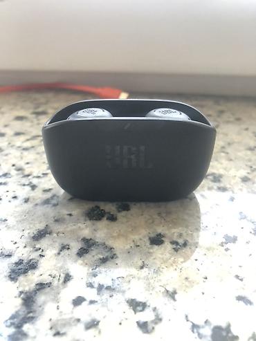 JBL tam simsiz qulaqlıq dəsti - Brend: JBL - Tip: TWS (tam simsiz) lalafo.az -da JBL tam simsiz qulaqlıq dəsti - Brend: JBL - Tip: TWS (tam simsiz)
