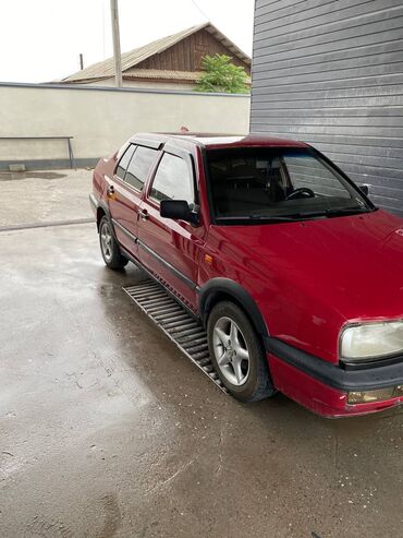 накидка для автомобиля: Volkswagen Vento: 1992 г., 1.8 л, Механика, Бензин, Седан