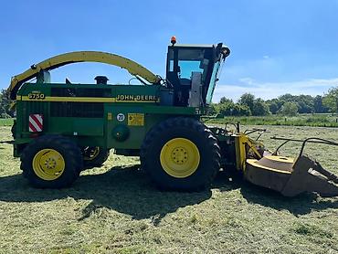 Самоходные косилки: Самоходный кормоуборочный комбайн John Deere 6750 с — 3
