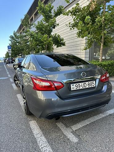 sukan satisi: Nissan Altima sedan - Korpus: 4 qapılı sedan, tünd boz rəng - — 3
