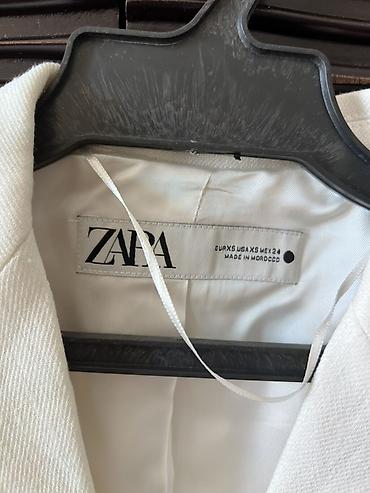 уз секс: Белый женский пиджак ZARA (одевался 1 раз) - Размер: EUR XS / USA XS — 2