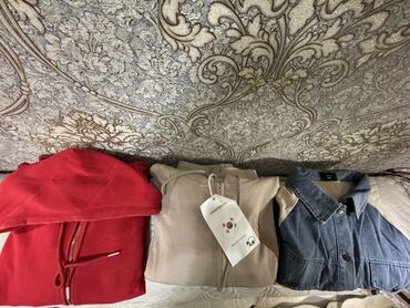 Толстовки: Двойка на молнии с капюшоном Описание: - Модель: худи на молнии с — 8