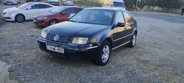 фольксваген б5 1 8 турбо: Volkswagen Bora/Jetta (Mk4) sedan - Kuzov: 4 qapılı sedan, qara rəng