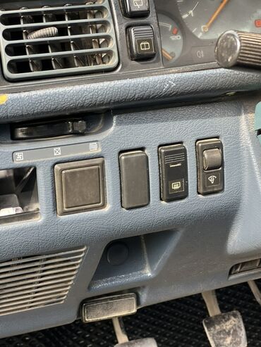 Mazda: Mazda 626: 1989 г., 2 л, Механика, Бензин, Хэтчбэк — 8