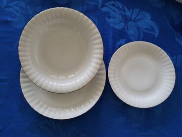 Kuhinjski setovi: Servis nov 80te.god. Poljska Chodziez porcelan za 6 osoba. Nezan — 3