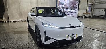 Другой электротранспорт: Электромобиль кроссовер (белый кузов, черная крыша) DONGFENG AEOLUS L7 — 4