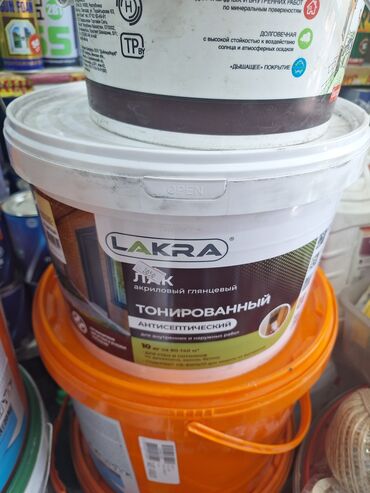 фосфорный лак: Акриловый глянцевый лак Lakra, тонированный и антисептический