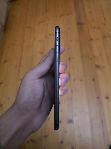 iphone 13 qara: IPhone 8 Plus, 64 GB, Qara, Barmaq izi — 3