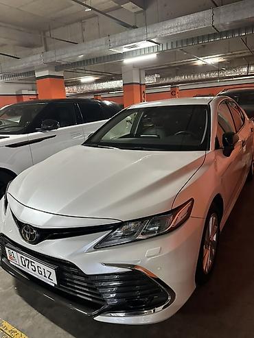 yuan ap: Toyota Camry: 2023 г., Бензин, Седан — 4