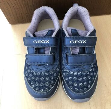 Детские кроссовки с подсветкой, марки Geox, р.30; цвет-фиолетовый;
